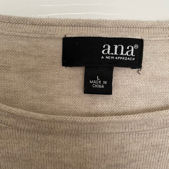 ANA long sleeve scoop neck top tee tunic sweater size Large- oatmeal and camel - Picture 7 of 9
